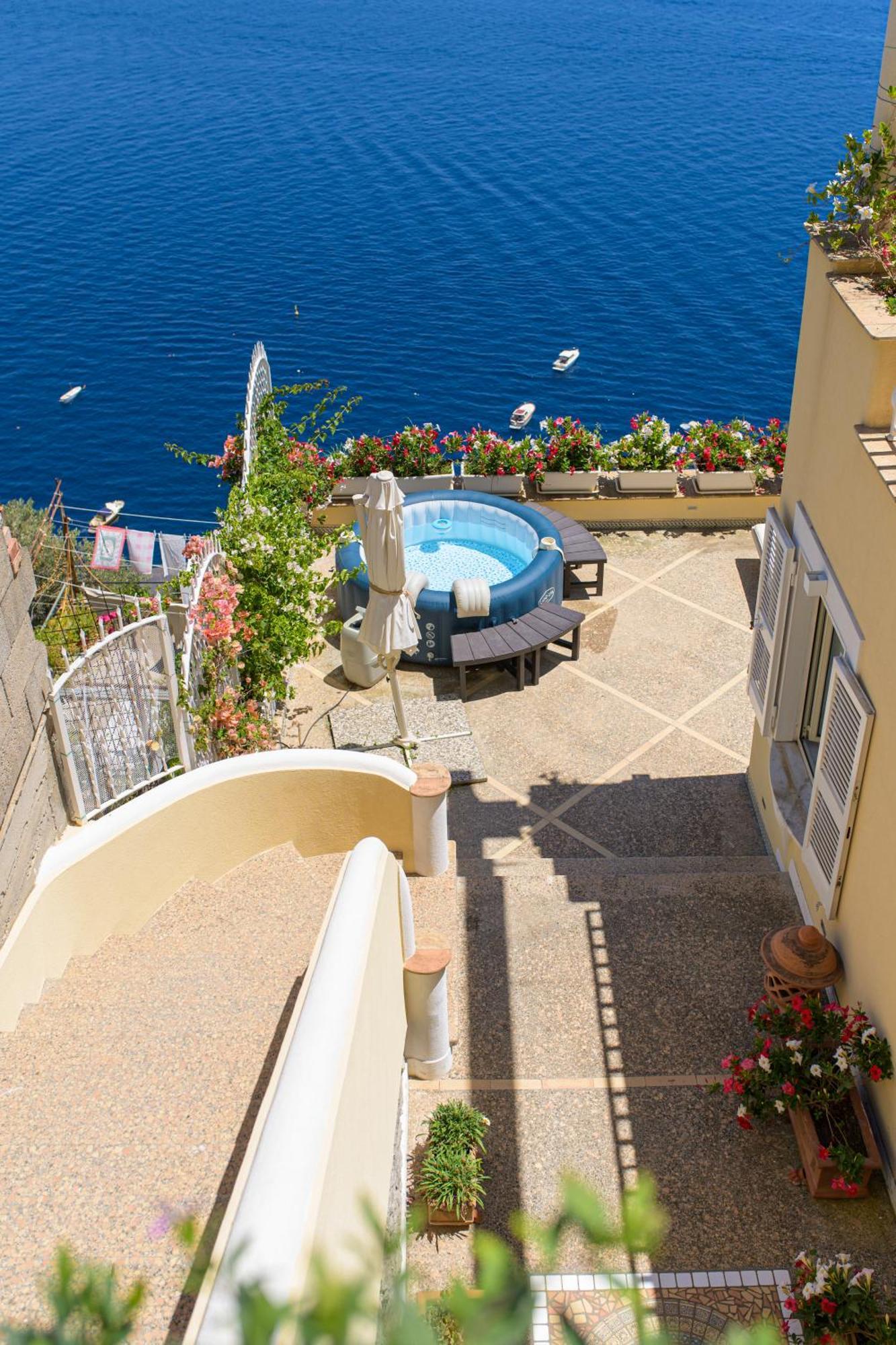 Cristina -no Steps-amalfi Coast Views -hot Tube